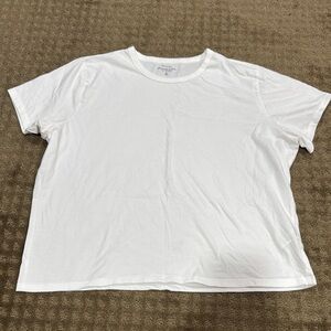 Abercrombie & Fitch White Short Sleeve Tee
